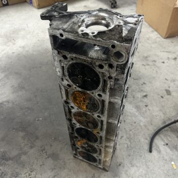 om648/613 stock used cylinder head