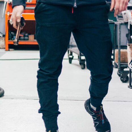 black-smoke-shell-jacket-jogger-pants-web-patrik-1214