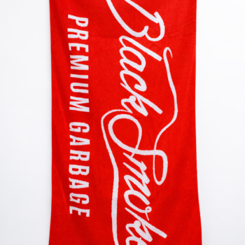 Black Smoke punainen pyyhe